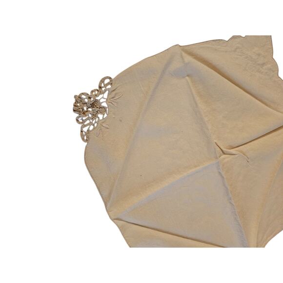 Set of 3 Vintage 100% Cotton Dinner Napkins Cream Crochet Side Victorian - Picture 4 of 4